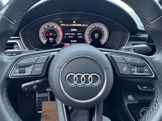 Audi A4L — Фото автомобиля 5