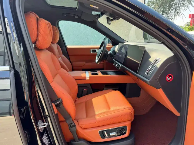 Li Auto L9 — Фото автомобиля 14