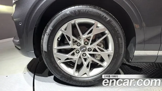 Genesis GV70 2.5T Бензин AWD — Фото автомобиля 4