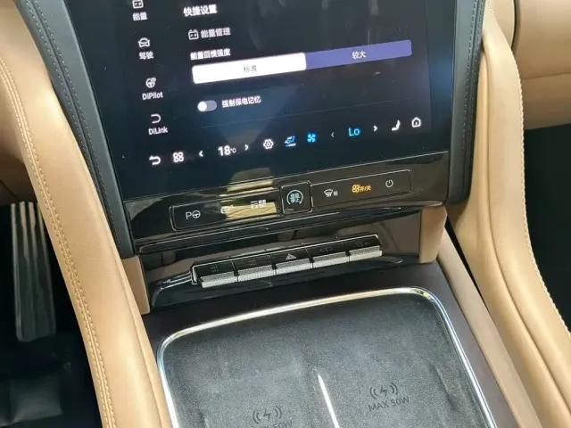 BYD U8L — Фото автомобиля 21
