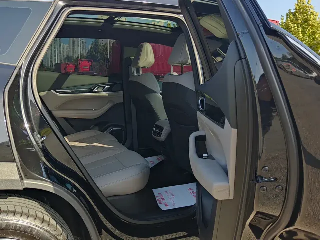 Geely Boyue L — Фото автомобиля 14