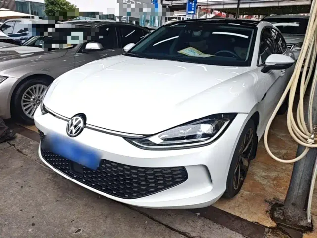 Фотография автомобиля — Volkswagen Lamando