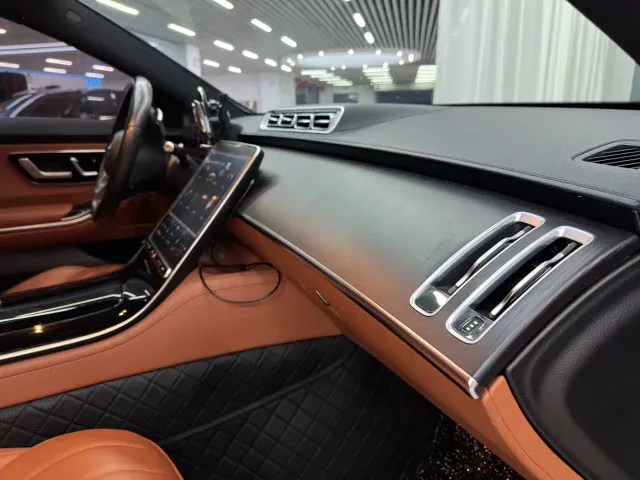 Mercedes-Benz S-Class — Фото автомобиля 18