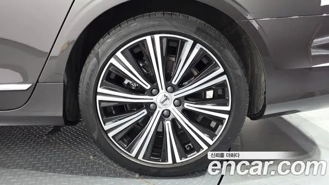 Вольво S90 — Фото автомобиля 15