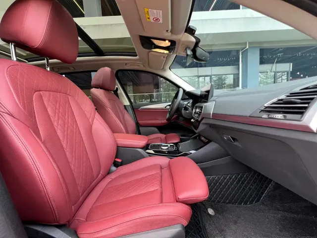 BMW iX3 — Фото автомобиля 11