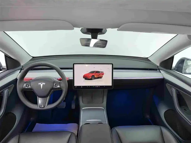 Tesla Model Y — Фото автомобиля 6