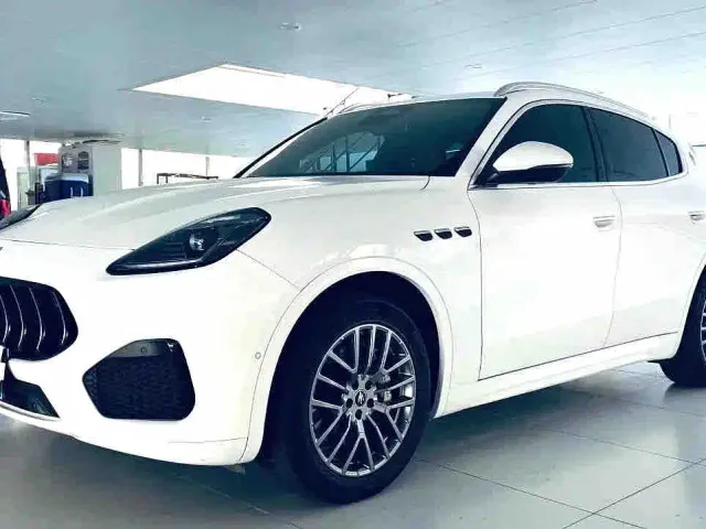 Фотография автомобиля — Maserati Grecale