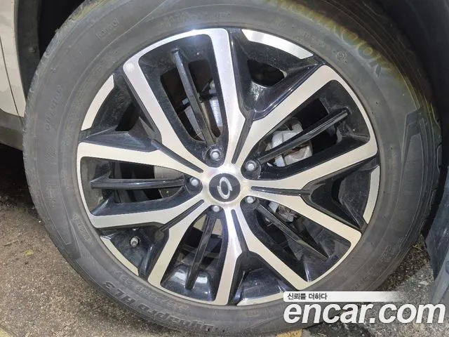 Renault-KoreaSamsung QM6 Новый QM6 2.0 LPe RE Signature 2WD — Фото автомобиля 13