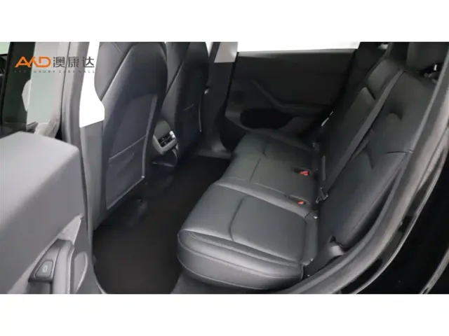 Tesla Model Y — Фото автомобиля 7