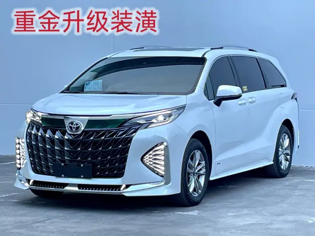 Toyota Sienna — Фото автомобиля 2