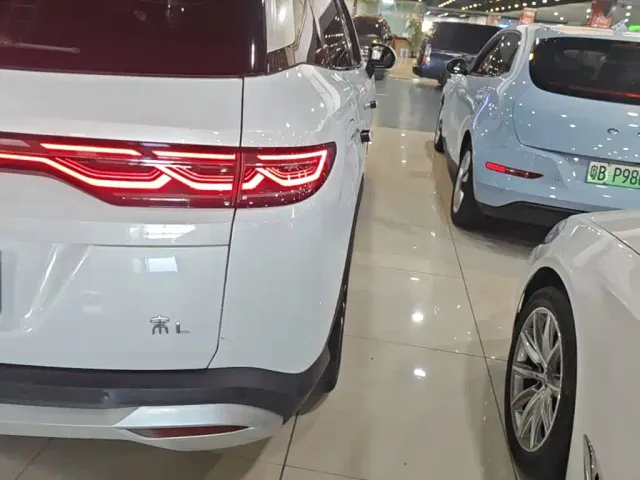 BYD Song L DM-i — Фото автомобиля 7