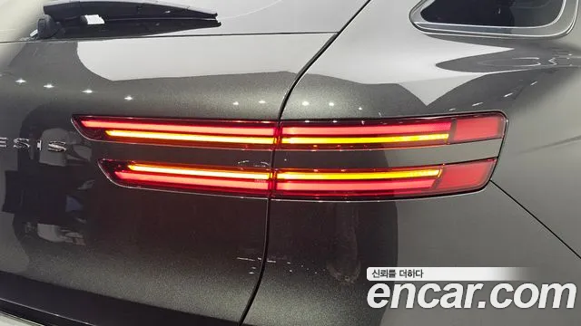 Genesis GV70 — Фото автомобиля 8