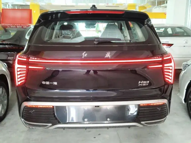 Hongqi HS3 PHEV — Фото автомобиля 5