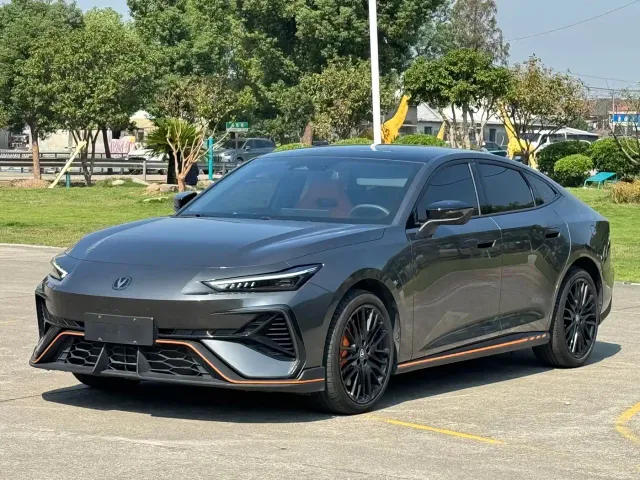 Фотография автомобиля — Changan UNI-V