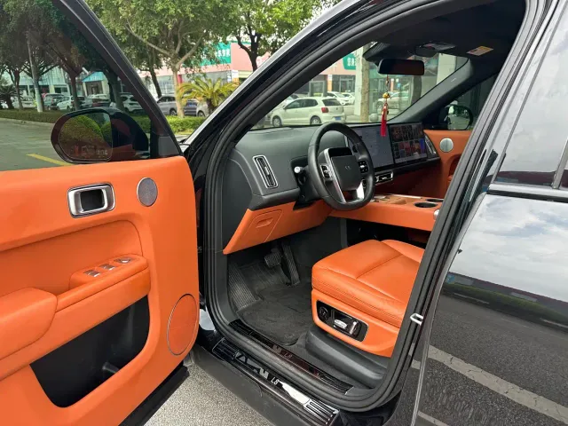 Li Auto L8 — Фото автомобиля 4
