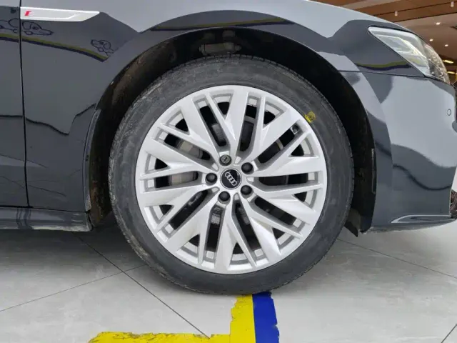 Audi A7L — Фото автомобиля 6