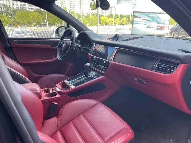 Porsche Macan — Фото автомобиля 11
