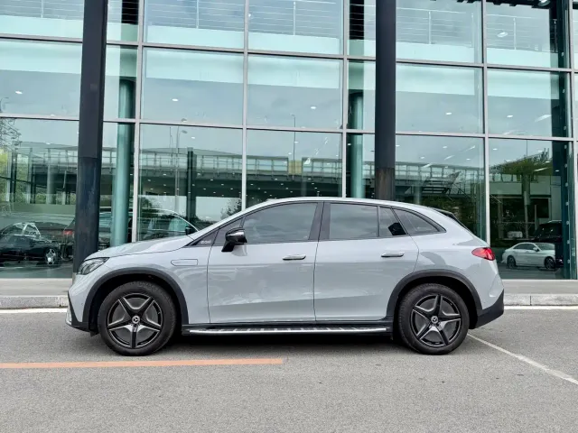 Mercedes-Benz EQE SUV — Фото автомобиля 3