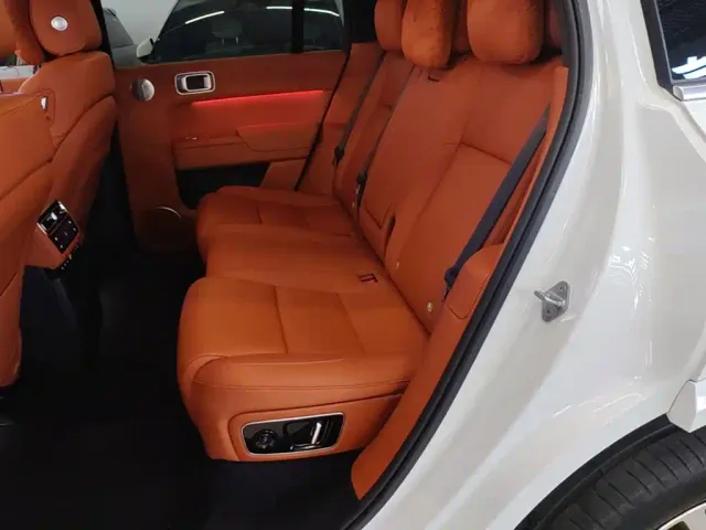 Li Auto L7 — Фото автомобиля 16