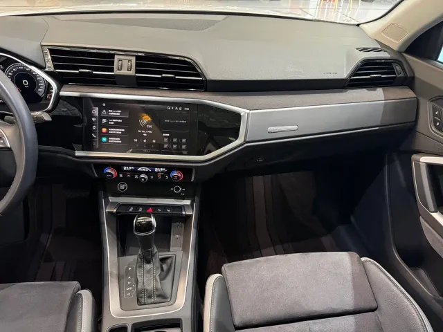 Audi Q3 — Фото автомобиля 14