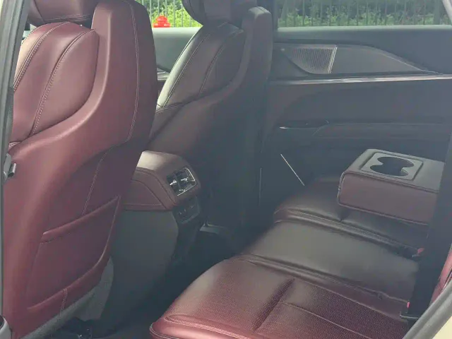 Cadillac XT5 — Фото автомобиля 13