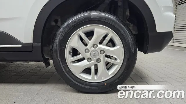 Hyundai Venue — Фото автомобиля 6