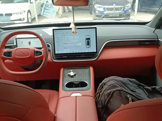 Dongfeng Yipai eπ008 2024 210Max Range Extender 6-Seater — Фото автомобиля 9