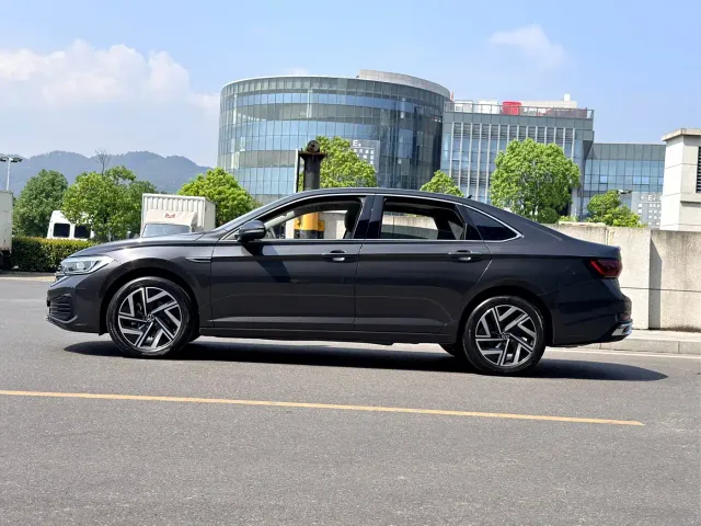 Volkswagen Sagitar — Фото автомобиля 7
