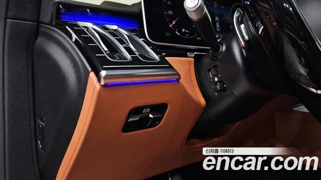Mercedes-Benz S-Class — Фото автомобиля 23