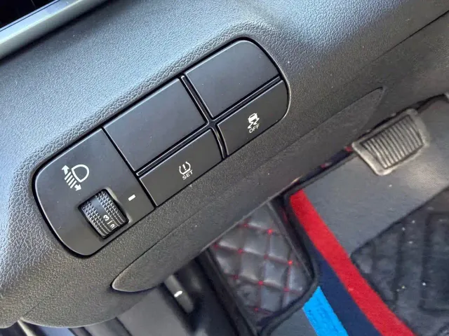 Hyundai Elantra — Фото автомобиля 12
