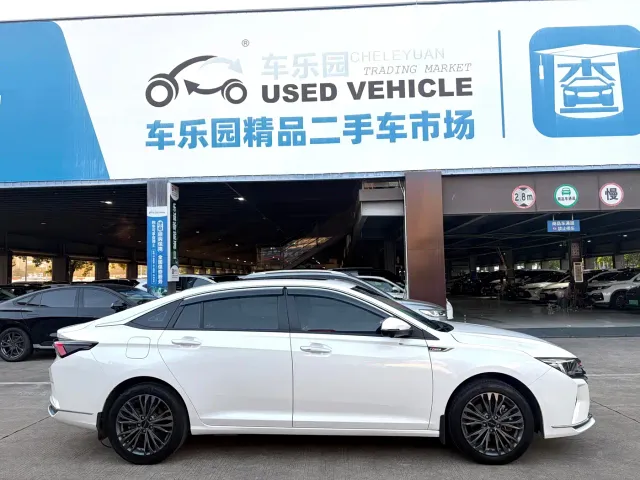 Dongfeng Yixuan MAX — Фото автомобиля 8