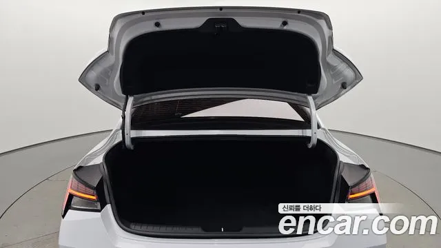 Hyundai Avante CN7 — Фото автомобиля 30