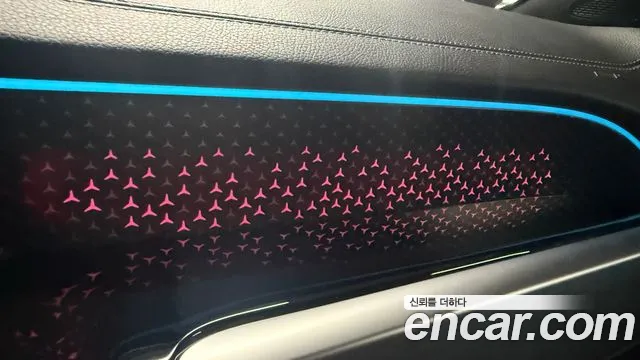 Mercedes-Benz EQB — Фото автомобиля 17