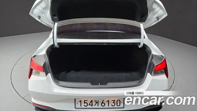 Hyundai AVANTE Avante (CN7) — Фото автомобиля 15