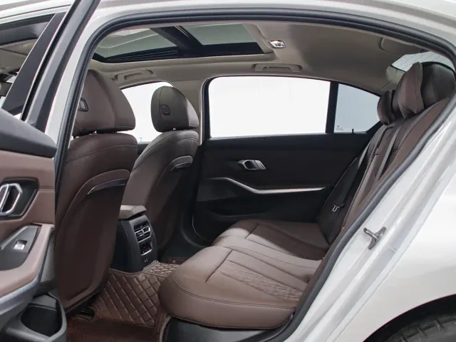 BMW 3 Series — Фото автомобиля 15