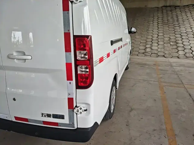 Wuling Yangguang — Фото автомобиля 7