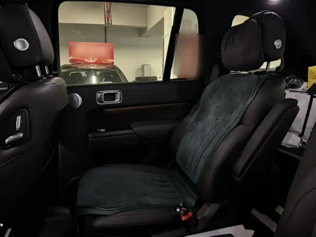 Li Auto L8 — Фото автомобиля 10