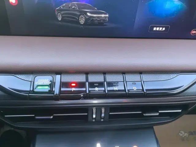Lincoln Z — Фото автомобиля 16