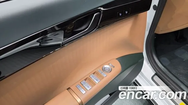 Hyundai Grandeur GN7 — Фото автомобиля 30