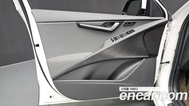 Kia Niro The All New Niro Signature — Фото автомобиля 24