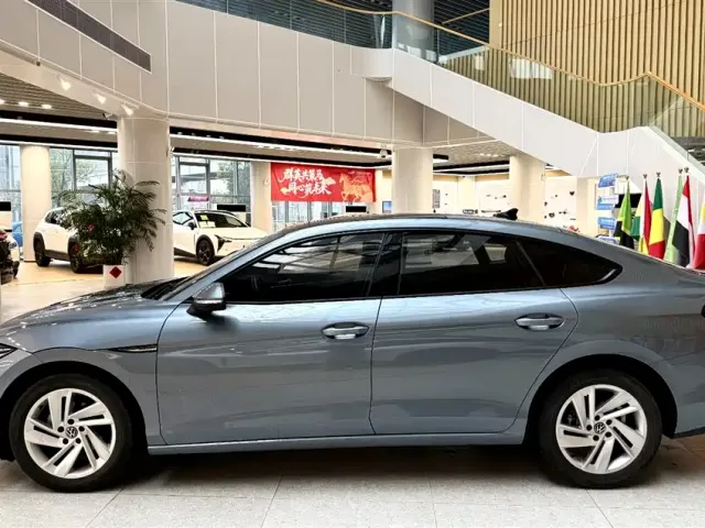 Volkswagen Lamando — Фото автомобиля 5