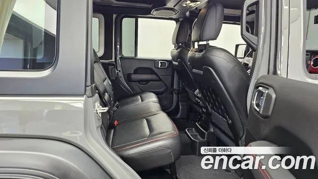 Jeep Wrangler JL — Фото автомобиля 18