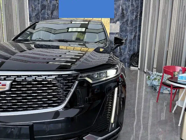 Cadillac XT6 — Фото автомобиля 3