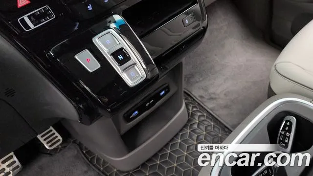 Hyundai Staria Staria 4WD Lounge 9 мест — Фото автомобиля 9