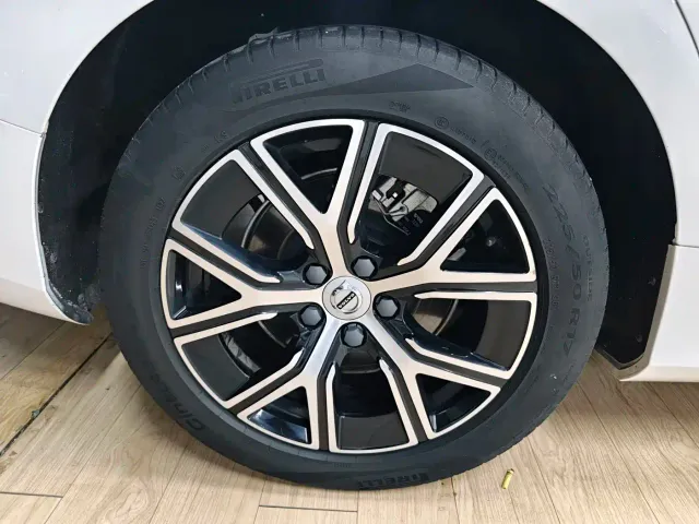 Volvo S60 — Фото автомобиля 10