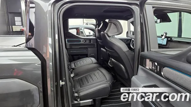 Kia Tasman Tasman 2.5T Бензин 4WD — Фото автомобиля 12