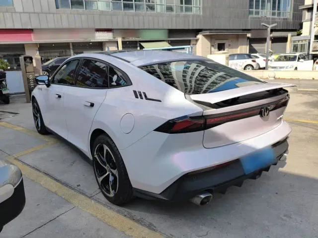 Changan UNI-V — Фото автомобиля 4