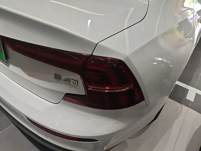 Volvo Volvo S60 2024 B4 Elegance Luxury Edition — Фото автомобиля 7