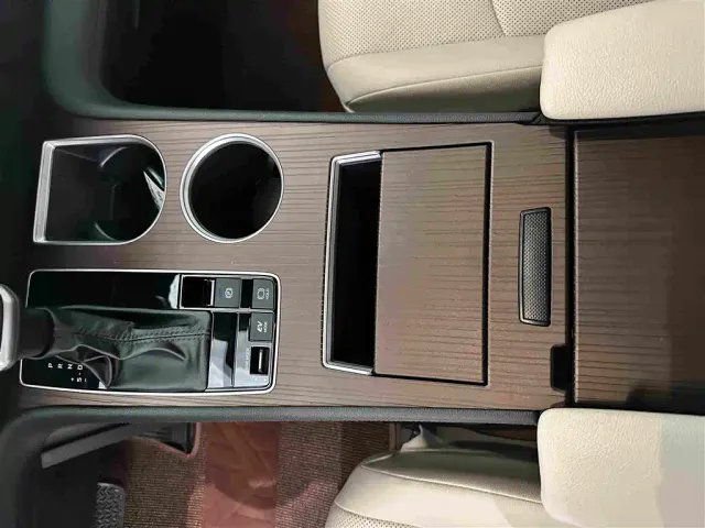 Toyota Granvia — Фото автомобиля 10