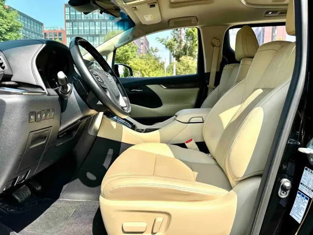 Toyota Vellfire — Фото автомобиля 4